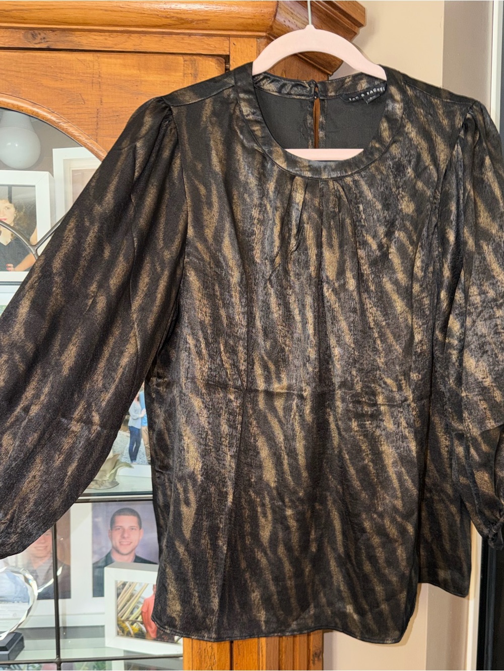 NWOT NEW LARGE Metallic Black & Gold Women's Blouse - GORGEOUS